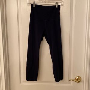 Lululemon Wunder Train High Rise Crop 23” in navy blue